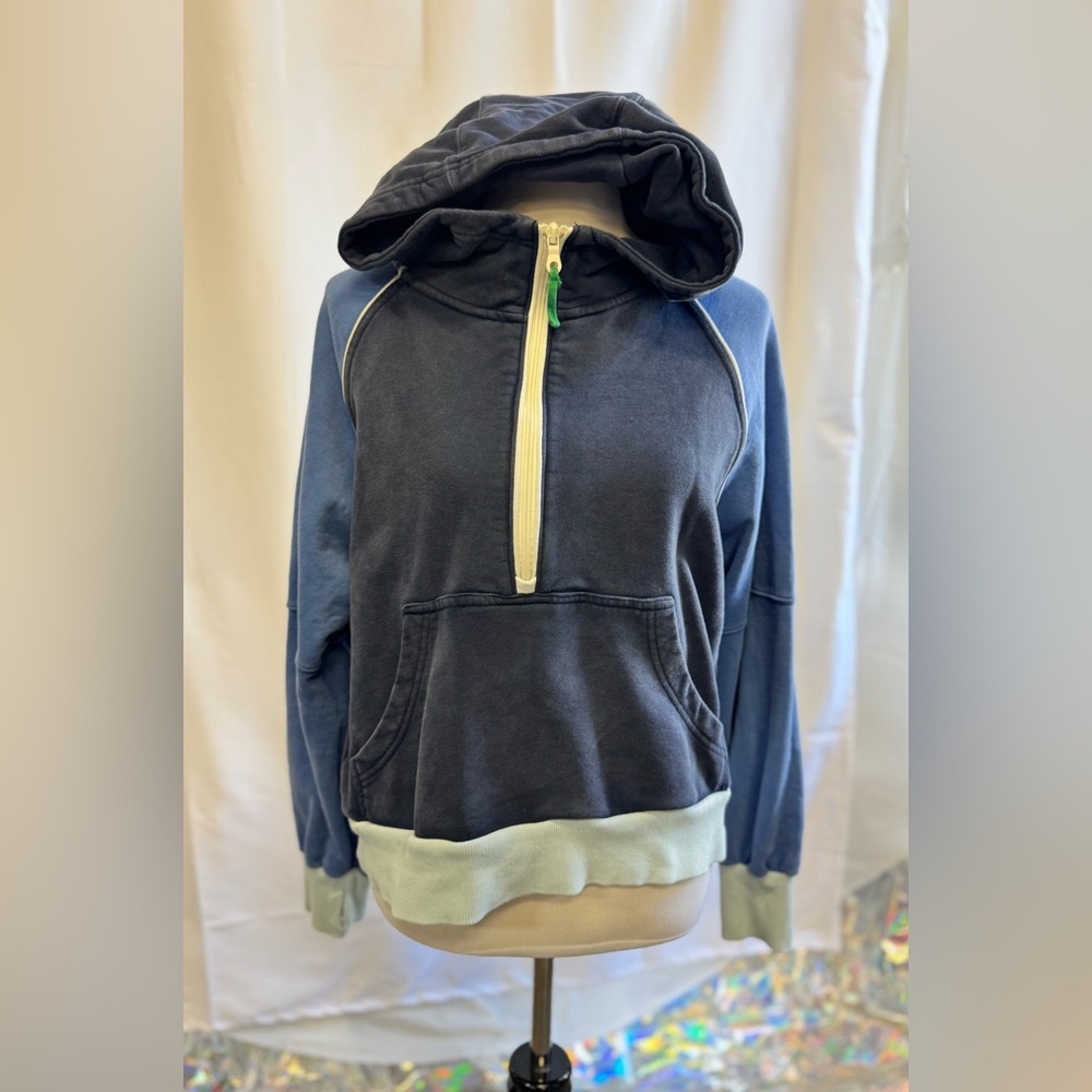 OFFLINE by Aerie Women’s Hoodie Medium Blue Colorblock Half‎ Zip Pullover